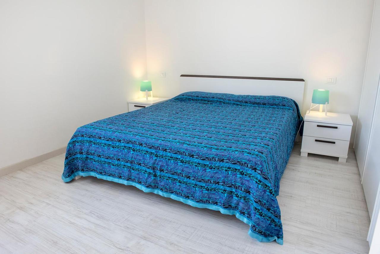 S027 - Sirolo, Nuovo Trilocale Con Terrazzo In Centro Apartman Kültér fotó