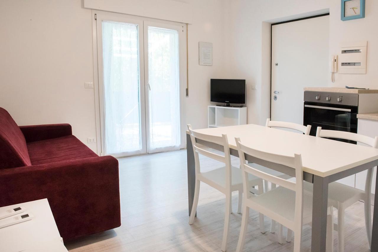 S027 - Sirolo, Nuovo Trilocale Con Terrazzo In Centro Apartman Kültér fotó