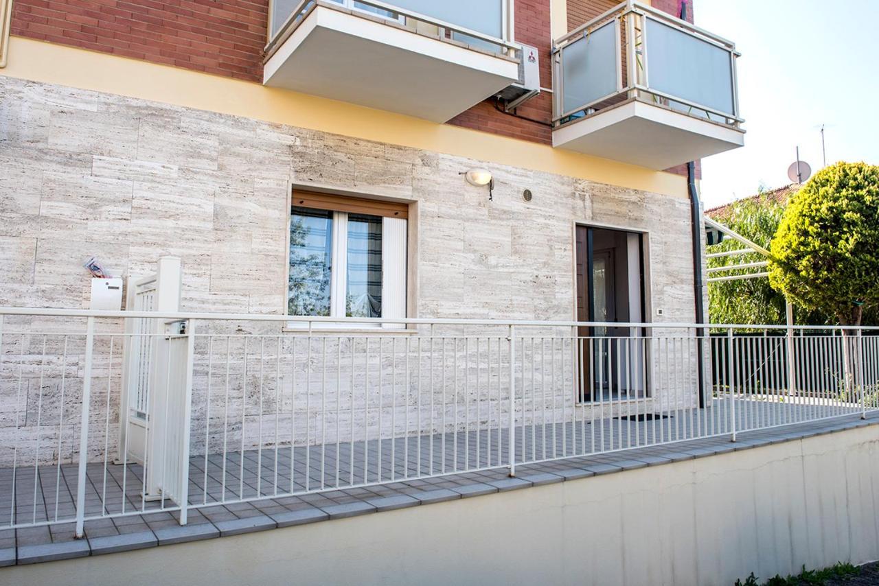 S027 - Sirolo, Nuovo Trilocale Con Terrazzo In Centro Apartman Kültér fotó