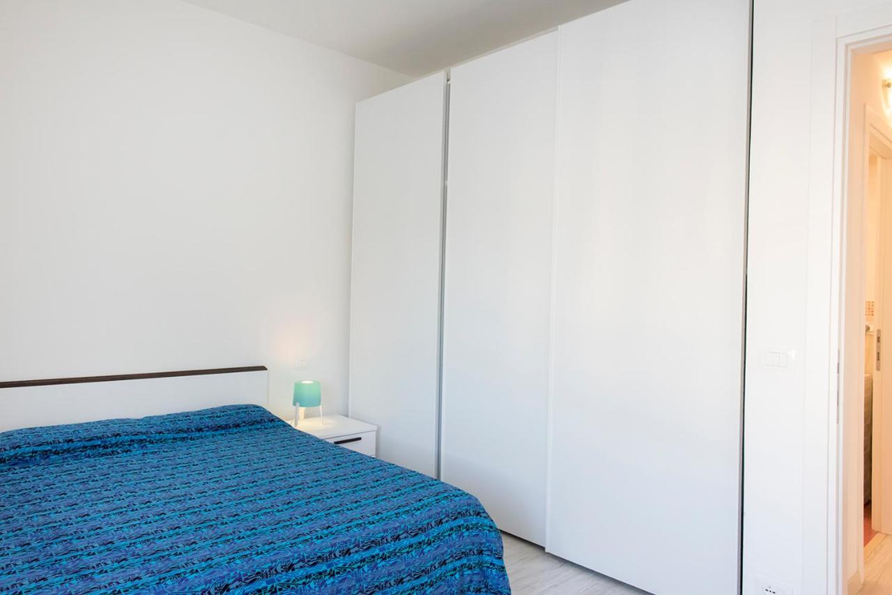 S027 - Sirolo, Nuovo Trilocale Con Terrazzo In Centro Apartman Kültér fotó