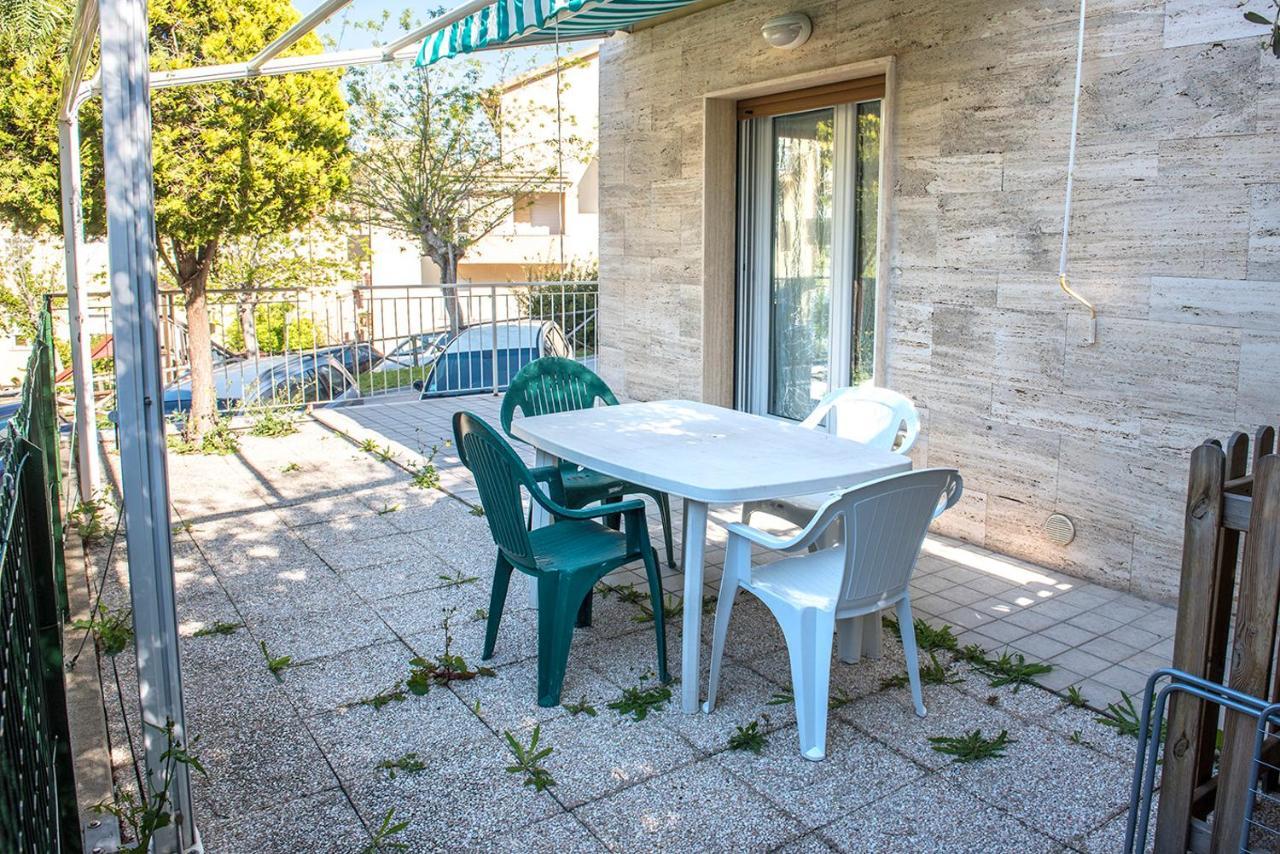 S027 - Sirolo, Nuovo Trilocale Con Terrazzo In Centro Apartman Kültér fotó