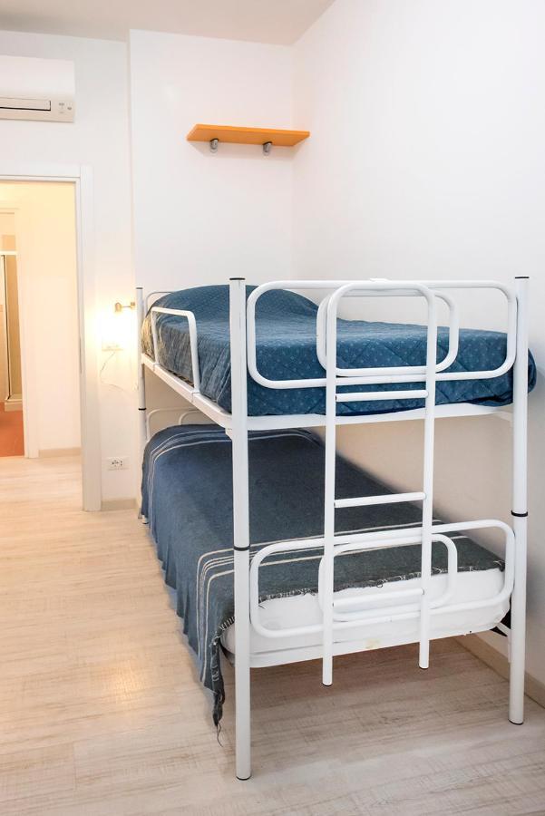 S027 - Sirolo, Nuovo Trilocale Con Terrazzo In Centro Apartman Kültér fotó